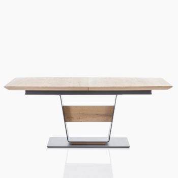 Uitschuiftafel van eiken van Houweling Interieur. Het is een uitschuifbare tafel met rechthoekig tafelblad en een robuuste houten poot.