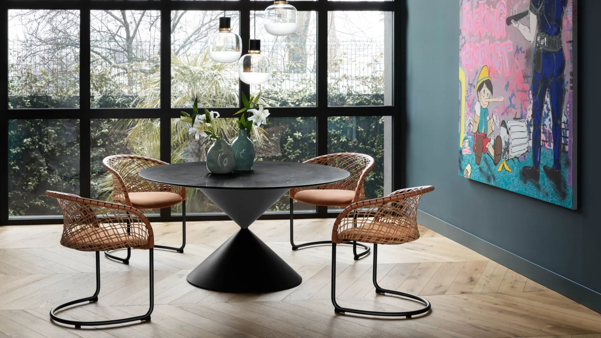 Design meubels van Midj bij Houweling Interieur. Design eettafel en eetkamerstoelen.