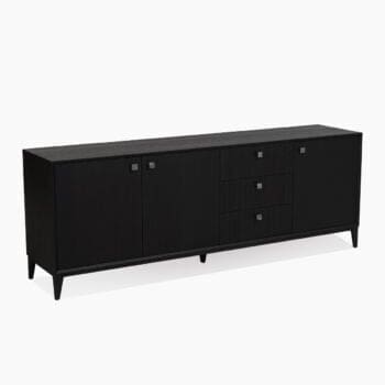 Houten dressoir bij Houweling Interieur. Het is een dressoir kast van massiefhout uitgevoerd met zwart edelfineer, 3 lades en 3 deuren.
