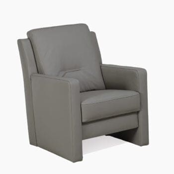 Leren fauteuil bij Houweling Interieur. Het is een fauteuil woonkamer uitgevoerd in grijsbeige leer.