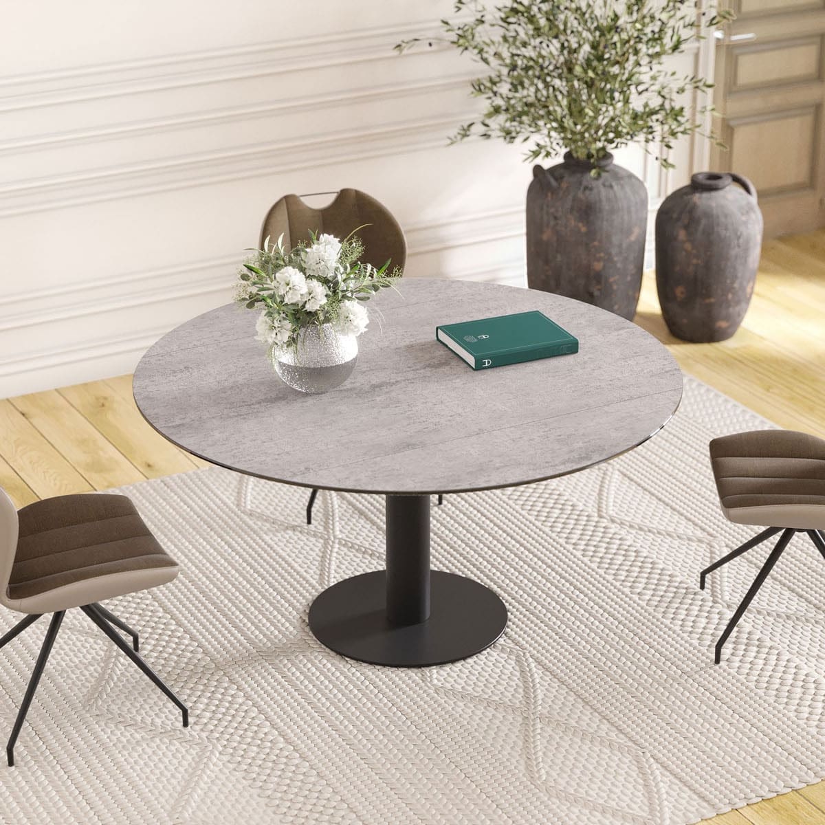 wjpu5lsc-vierkant Uitschuifbare eettafel bij Houweling Interieur. Het is een ronde eettafel met keramiek blad.