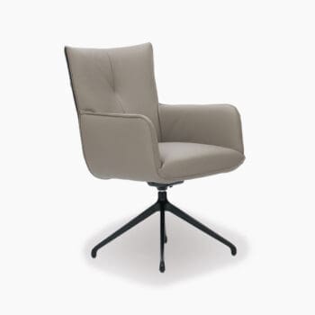 Draaibare eetkamerstoel bij Houweling Interieur. Een moderne eetkamerstoel uitgevoerd in grijs leer en zwarte spinpoot.