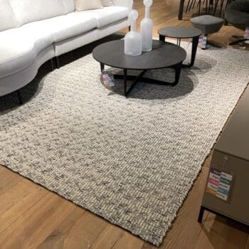 Showroommodellen bij Houweling Interieur. Modern vloerkleed met korting.