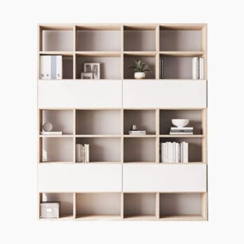 Roomdivider kast bij Houweling Interieur. Houten wandkast uitgevoerd met witte fronten en lichteiken boven- en zijkant.