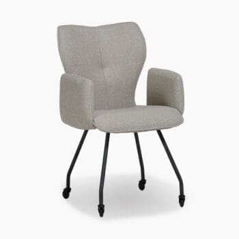 Eetkamerstoel met armleuning bij Houweling Interieur. Een design eetkamerstoel uitgevoerd in grijze stof.