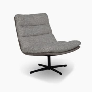 Design fauteuil bij Houweling Interieur. Het is een moderne fauteuil met open look uitgevoerd in grijsbruine kleur.