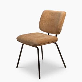Design eetkamerstoelen van Dyyk bij Houweling Interieur. Luxe eetkamerstoelen uitgevoerd in oranje stof en metalen onderstel.