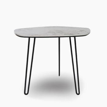 Bijzettafel keramiek bij Houweling Interieur. Design bijzettafel uitgevoerd met marmerlook blad.