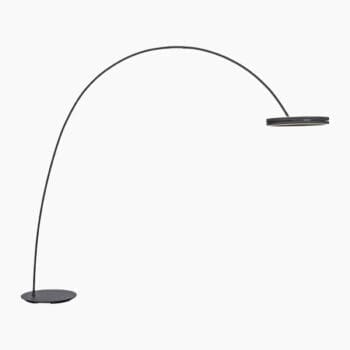 Staande lamp van Paul Neuhaus bij Houweling Interieur. Design vloerlamp met grote gebogen vorm.