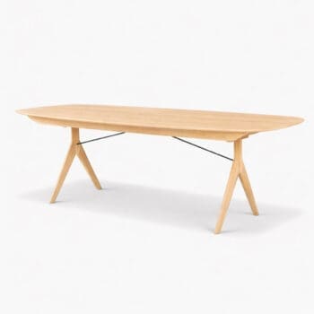Uitschuifbare eettafel van PBJ bij Houweling Interieur. Deze houten eettafel heeft y-poten en is uitgevoerd in blank houtfineer.