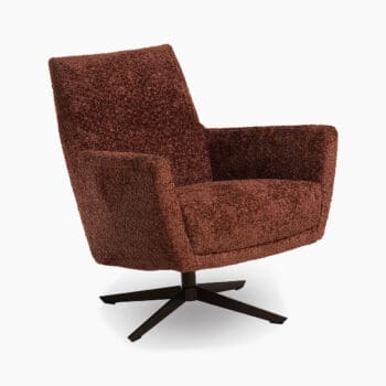 Draaifauteuil bij Houweling Interieur. Design fauteuil uitgevoerd in oranjebruine stof.