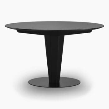 Ronde eettafel van Stressless bij Houweling Interieur. Uitschuifbare eettafel uitgevoerd in donker hout.