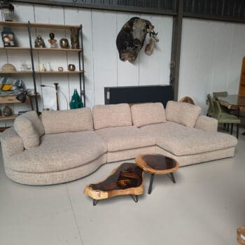 Dit is het showmodel van bank Giovani. ✓Lage prijs ✓Snel leverbaar. Kom langs! Bel ons om te horen waar dit model precies staat: 071-541 4300