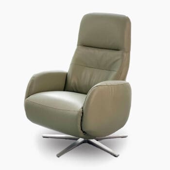Elektrische fauteuil bij Houweling Interieur. Relax fauteuil uitgevoerd in groen leder.